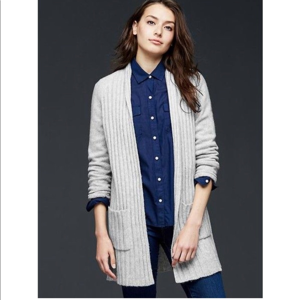 Wool cardigan with pockets